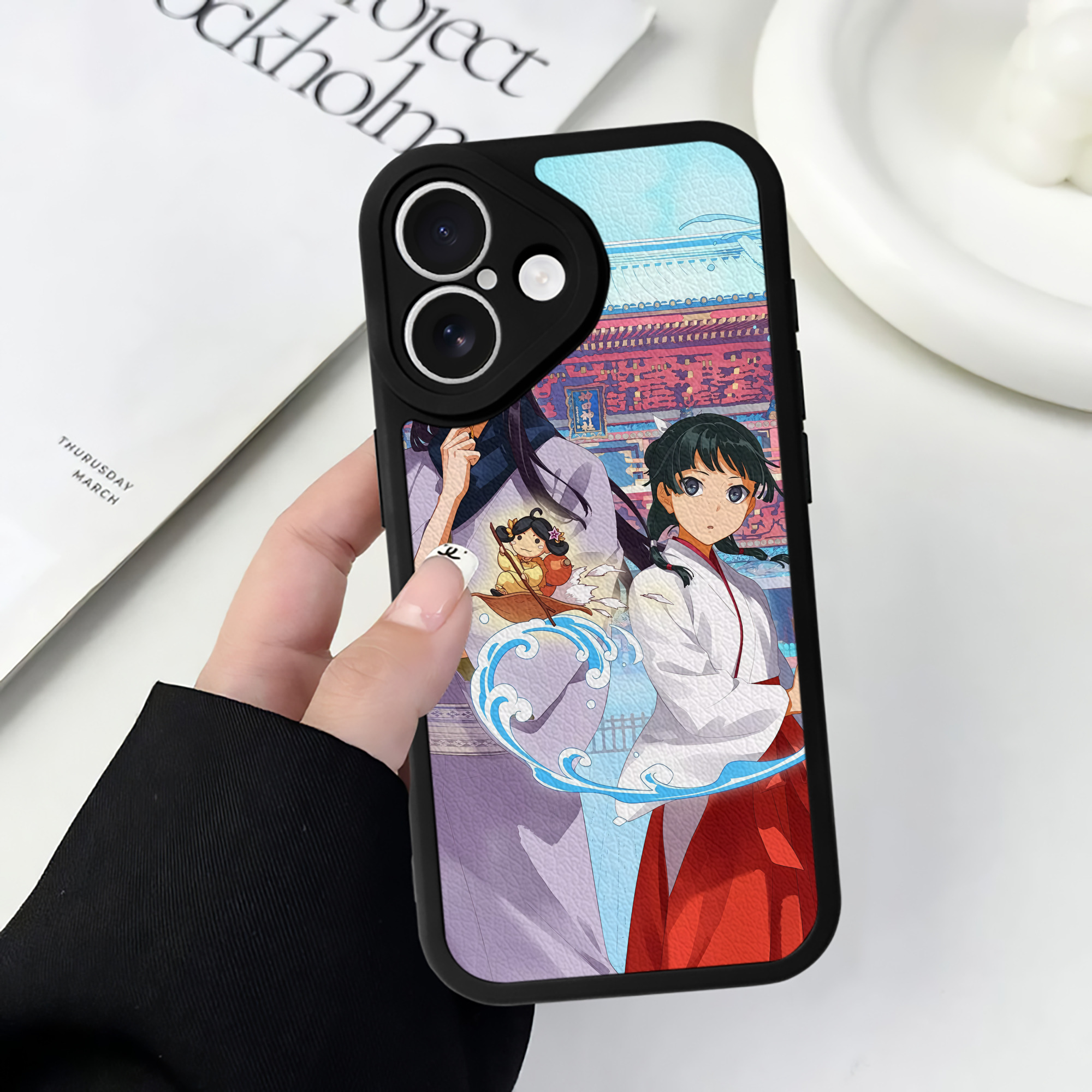 （画像用） 薬屋のひとりごと The Apothecary Diaries 【iPhone 16シリーズ対応】シリコンスマホケース（レザー調） 材質：シリコン